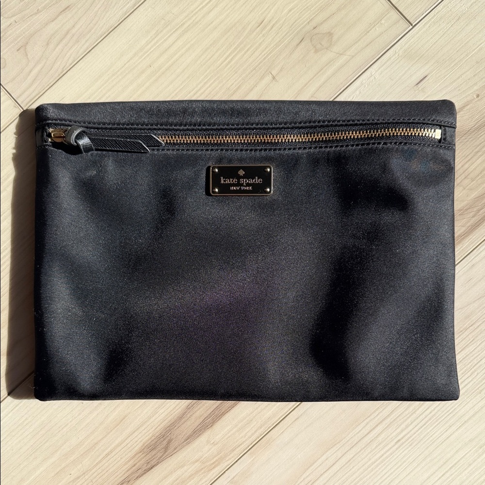 Kate Spade nylon zip pouch (Wilson Road large drewe)
